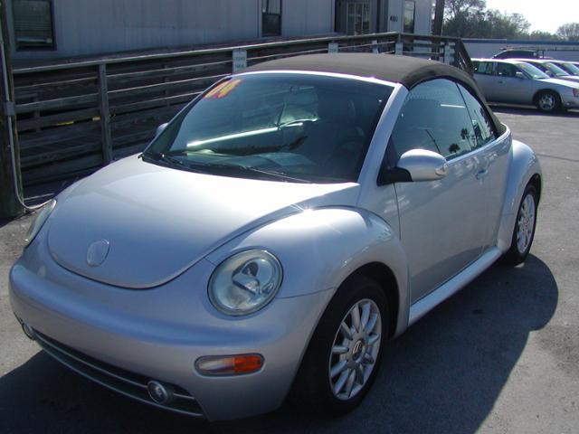 2004 Volkswagen New Beetle FWD 4dr Sport