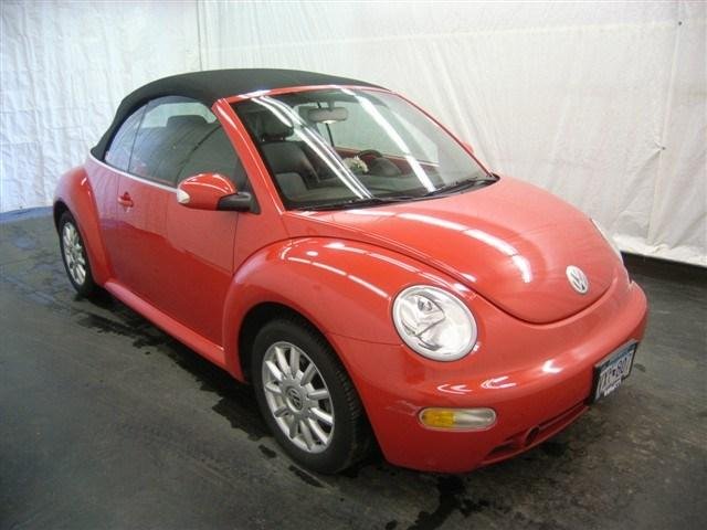 2004 Volkswagen New Beetle FWD 4dr Sport