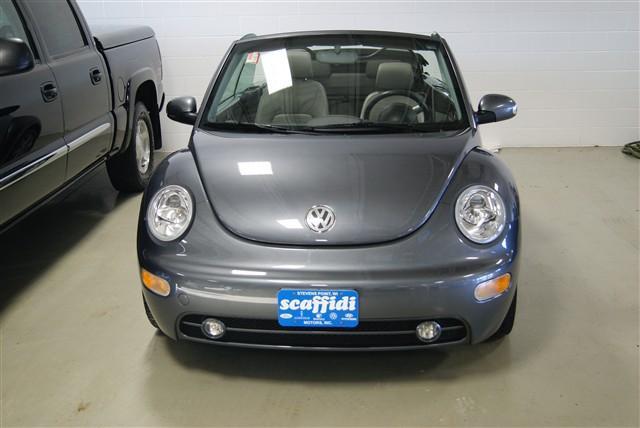 2004 Volkswagen New Beetle 1LT