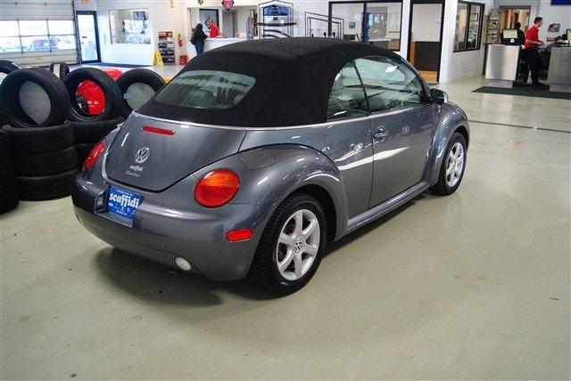 2004 Volkswagen New Beetle 1LT