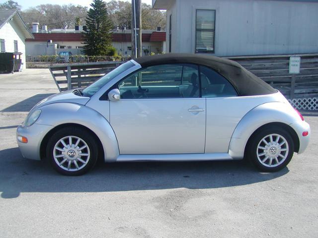 2004 Volkswagen New Beetle FWD 4dr Sport