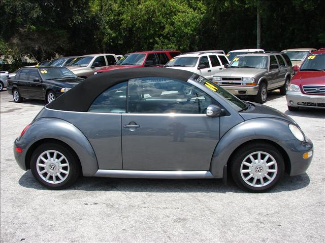 2004 Volkswagen New Beetle FWD 4dr Sport