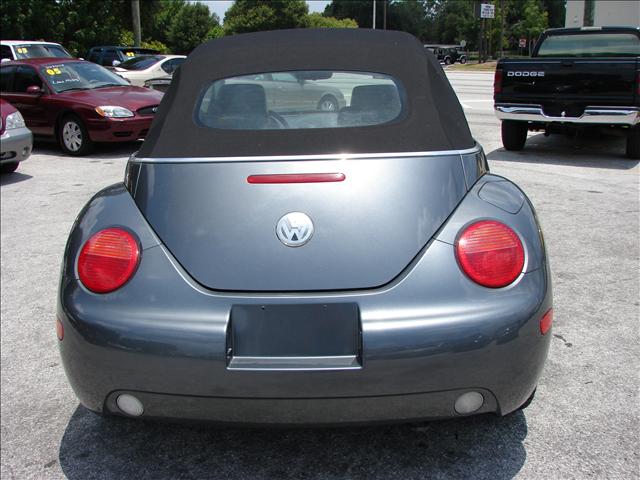 2004 Volkswagen New Beetle FWD 4dr Sport