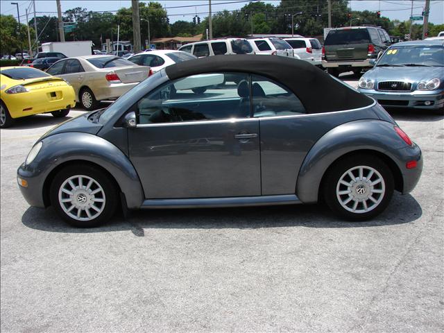 2004 Volkswagen New Beetle FWD 4dr Sport