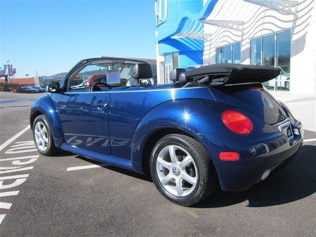 2004 Volkswagen New Beetle 1LT