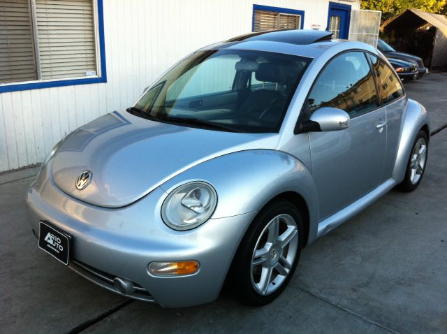 2004 Volkswagen New Beetle Crewmax-short-limited-sunroof-6 CD Jbl-newer Tires