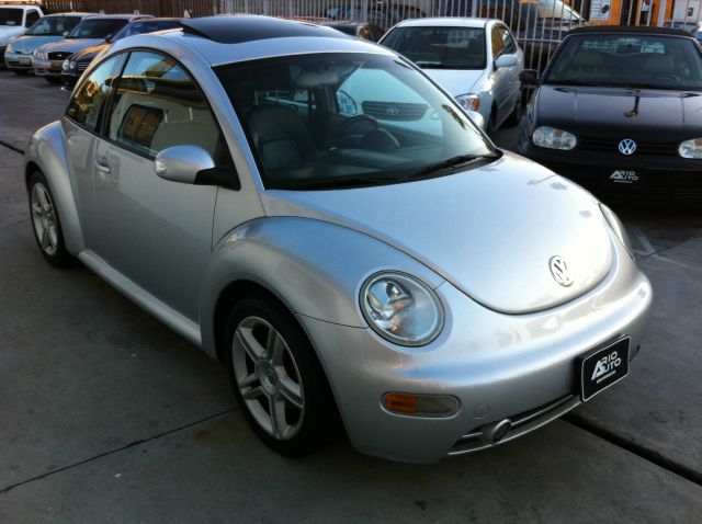 2004 Volkswagen New Beetle Crewmax-short-limited-sunroof-6 CD Jbl-newer Tires