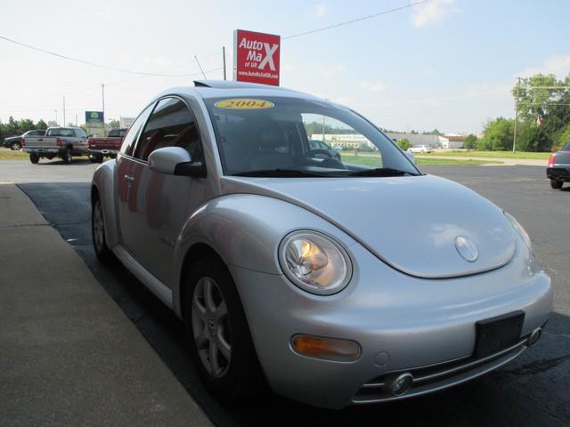 2004 Volkswagen New Beetle FWD 4dr Sport