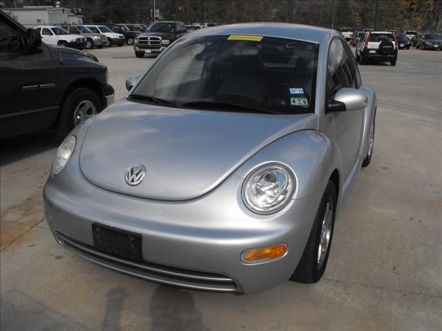 2004 Volkswagen New Beetle S Sedan