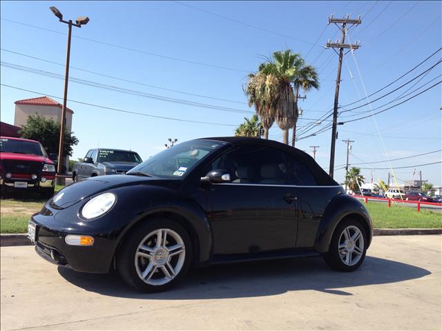 2004 Volkswagen New Beetle 3/4 Ton