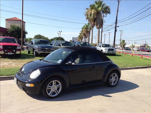 2004 Volkswagen New Beetle 3/4 Ton