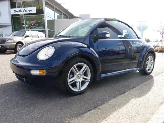 2004 Volkswagen New Beetle FWD 4dr Sport