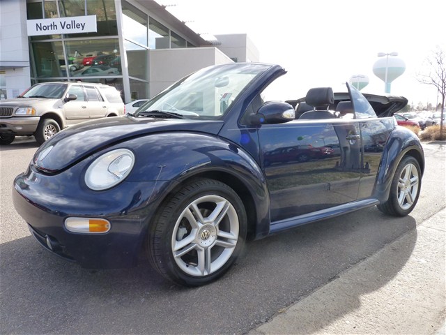 2004 Volkswagen New Beetle FWD 4dr Sport