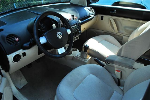 2004 Volkswagen New Beetle Unknown