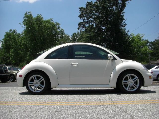 2004 Volkswagen New Beetle Crewmax-short-limited-sunroof-6 CD Jbl-newer Tires