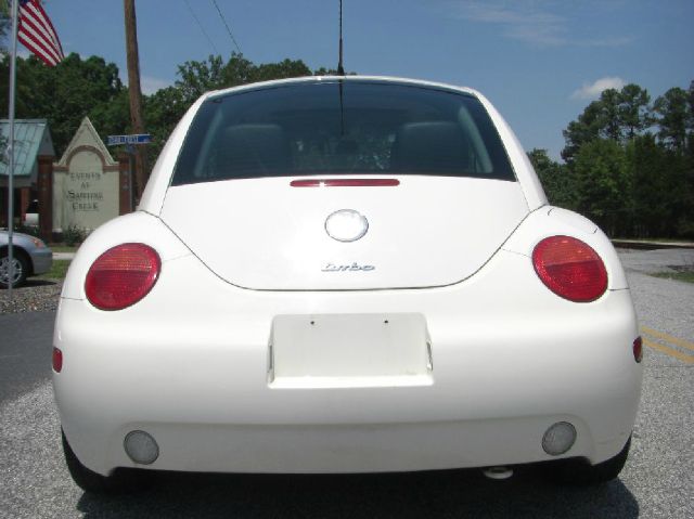 2004 Volkswagen New Beetle Crewmax-short-limited-sunroof-6 CD Jbl-newer Tires