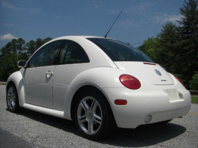 2004 Volkswagen New Beetle Crewmax-short-limited-sunroof-6 CD Jbl-newer Tires