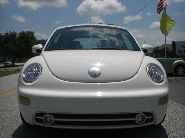 2004 Volkswagen New Beetle Crewmax-short-limited-sunroof-6 CD Jbl-newer Tires