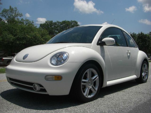 2004 Volkswagen New Beetle Crewmax-short-limited-sunroof-6 CD Jbl-newer Tires