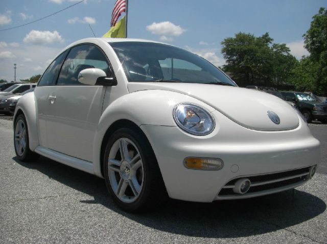 2004 Volkswagen New Beetle Crewmax-short-limited-sunroof-6 CD Jbl-newer Tires