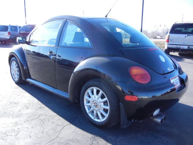 2004 Volkswagen New Beetle FWD 4dr Sport