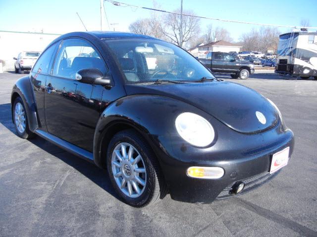 2004 Volkswagen New Beetle FWD 4dr Sport