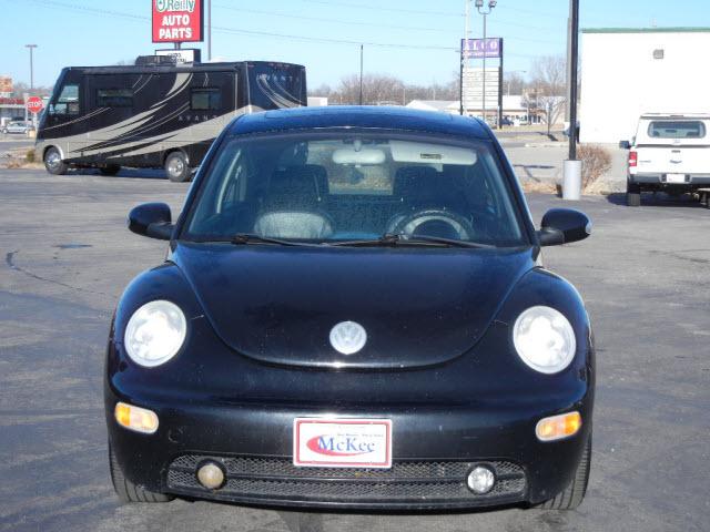 2004 Volkswagen New Beetle FWD 4dr Sport