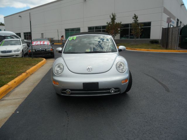 2004 Volkswagen New Beetle 2500 Extended Cab 4WD SLT