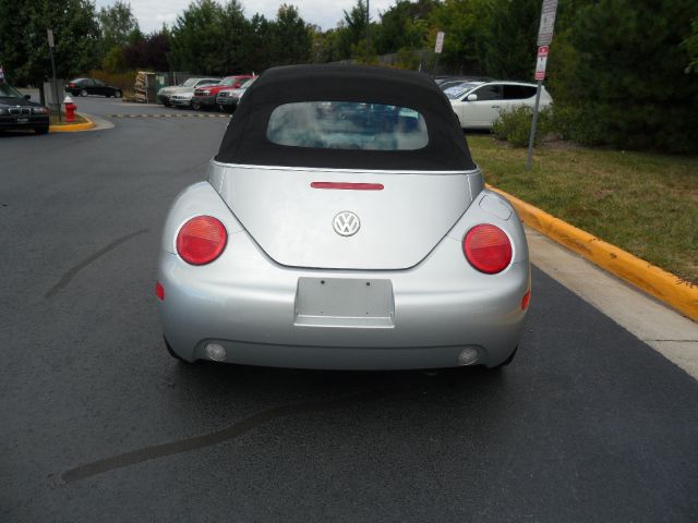 2004 Volkswagen New Beetle 2500 Extended Cab 4WD SLT