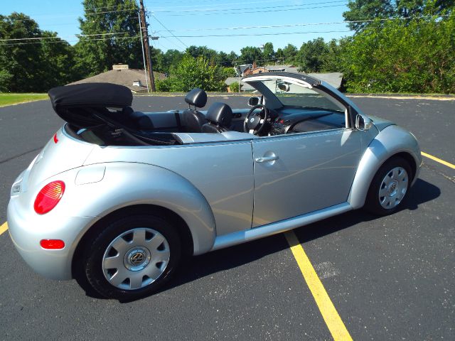 2004 Volkswagen New Beetle ZX4 SE Sedan