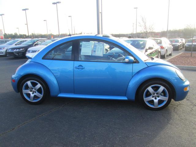 2004 Volkswagen New Beetle FWD 4dr Sport