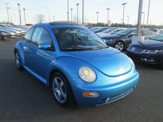 2004 Volkswagen New Beetle FWD 4dr Sport