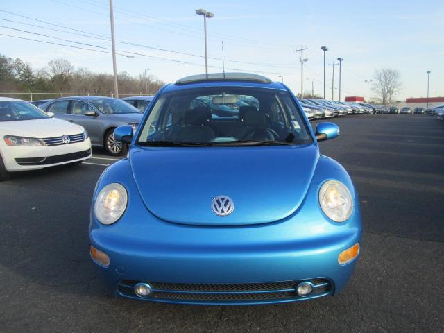 2004 Volkswagen New Beetle FWD 4dr Sport