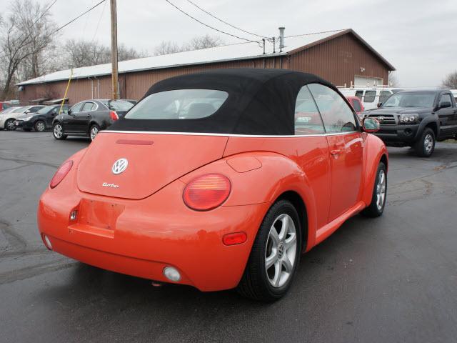 2004 Volkswagen New Beetle FWD 4dr Sport