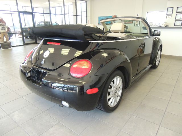 2004 Volkswagen New Beetle 2500 Extended Cab 4WD SLT