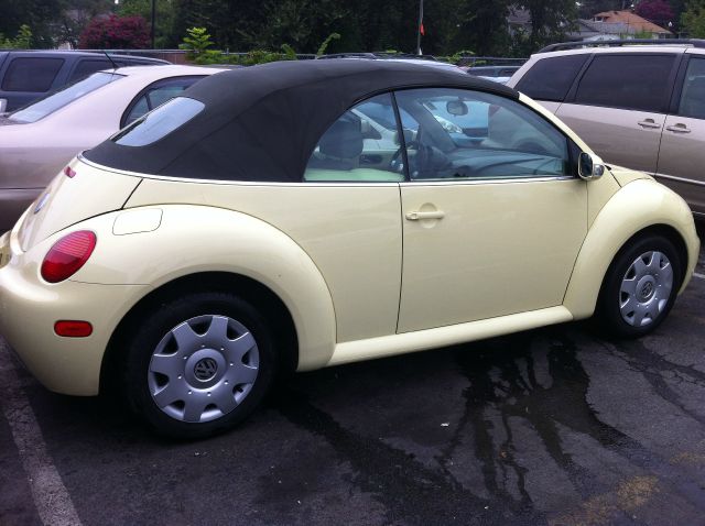 2004 Volkswagen New Beetle ZX4 SE Sedan