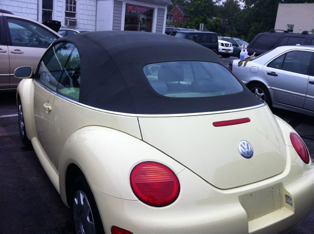 2004 Volkswagen New Beetle ZX4 SE Sedan