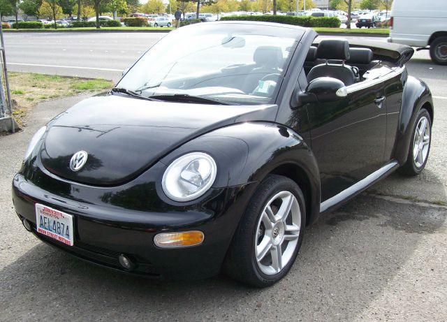 2004 Volkswagen New Beetle 3/4 Ton