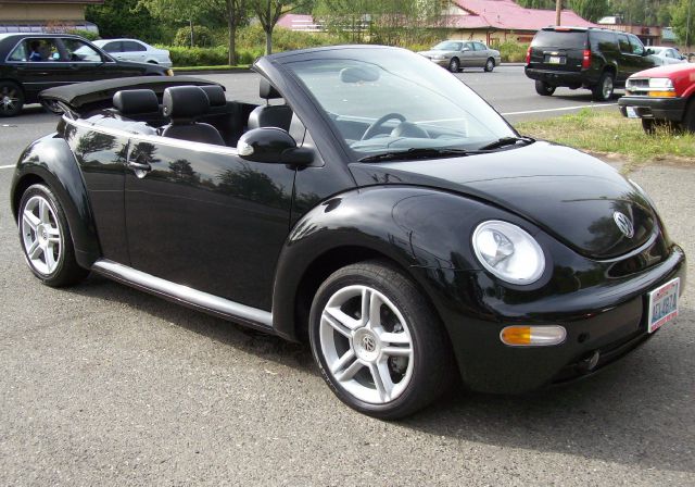 2004 Volkswagen New Beetle 3/4 Ton