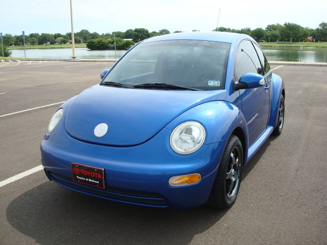 2004 Volkswagen New Beetle 2500 HD Laramie CREW CAB S/B