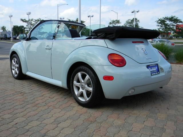 2004 Volkswagen New Beetle 2500 Extended Cab 4WD SLT