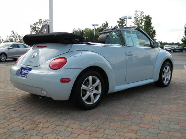 2004 Volkswagen New Beetle 2500 Extended Cab 4WD SLT