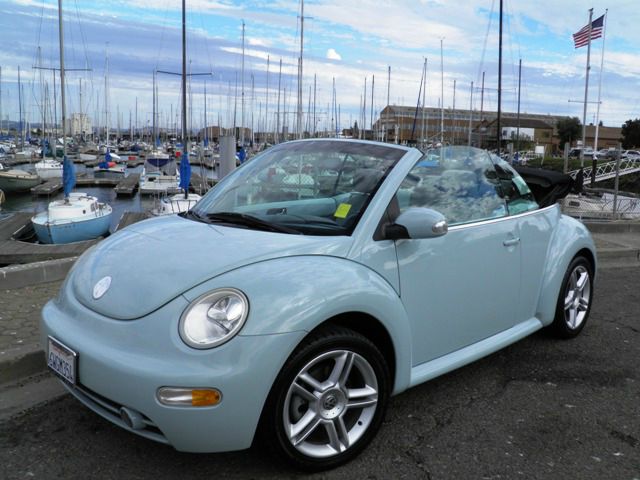 2004 Volkswagen New Beetle 3/4 Ton