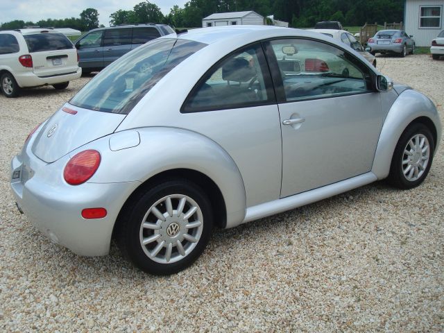 2004 Volkswagen New Beetle 143.5 LTZ