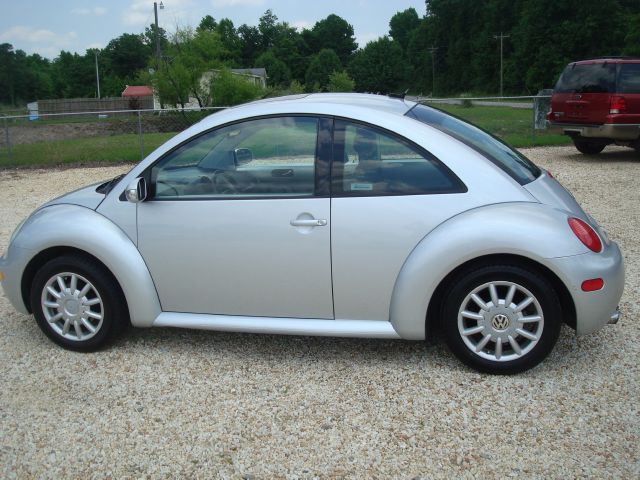 2004 Volkswagen New Beetle 143.5 LTZ