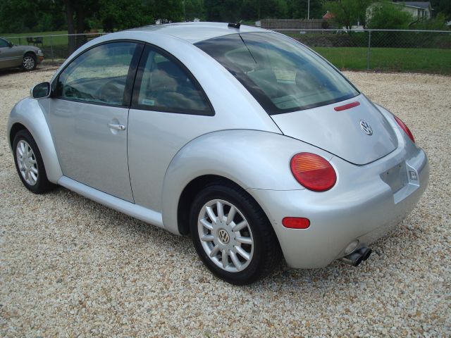 2004 Volkswagen New Beetle 143.5 LTZ