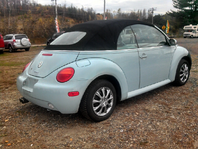 2005 Volkswagen New Beetle 3/4 Ton