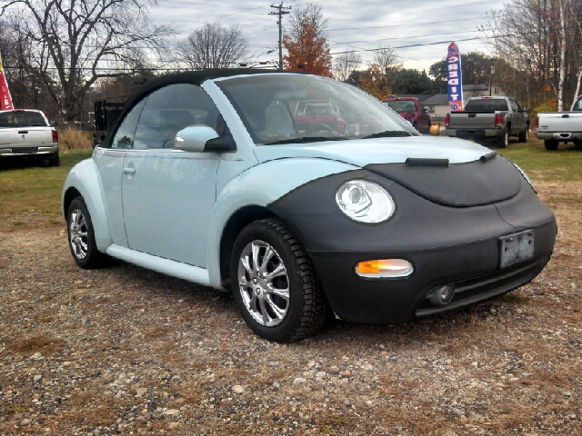 2005 Volkswagen New Beetle 3/4 Ton