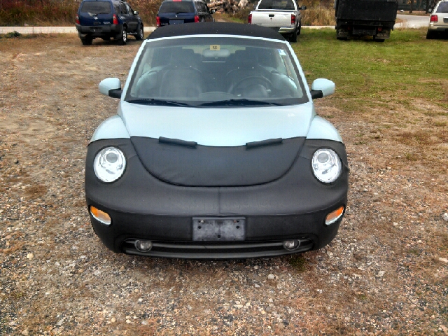 2005 Volkswagen New Beetle 3/4 Ton