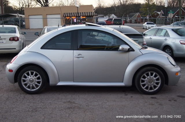 2005 Volkswagen New Beetle 143.5 LTZ